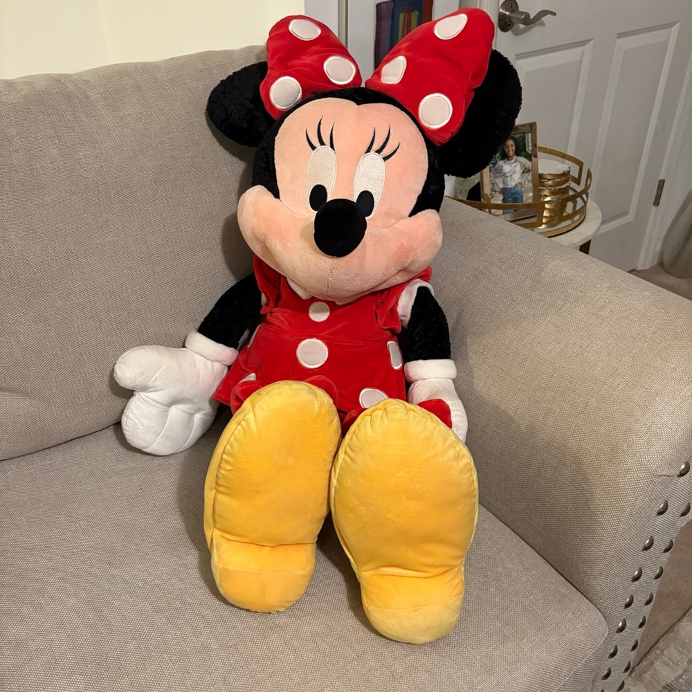Big Minnie Mouse